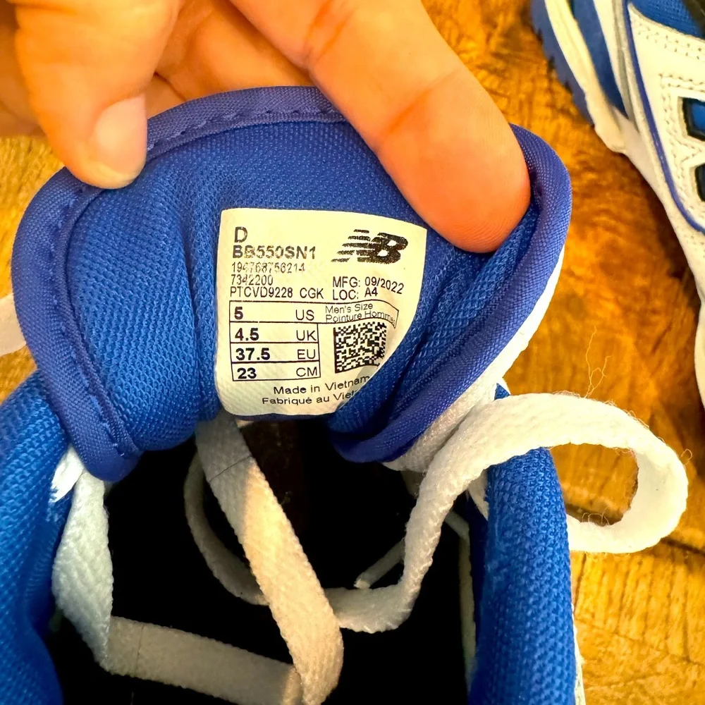 New Balance 550 White Team Royal‎ Blue Worn Once Men’s size 5 Women’s size 6.5